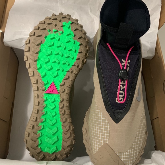 NIKE ACG MOUNTAIN FLY GORE TEX ALL WEATHER PROOF - Picture 4 of 8